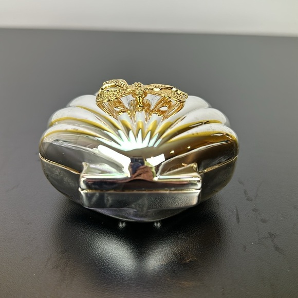 Vtg International Silver Company Small Shell Trinket Jewelry Box with Gold Bow - Picture 9 of 13